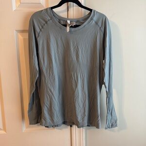 Athleta Momentum Women's Long Sleeve Top - Light Blue